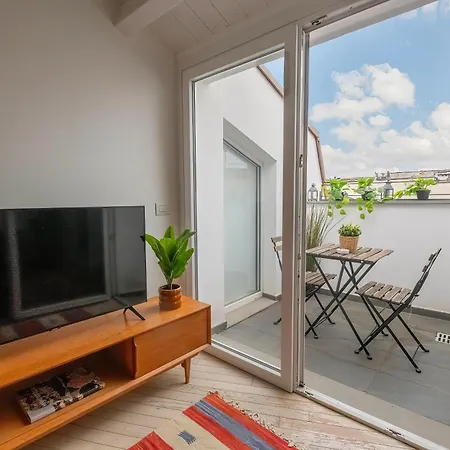 Skylife White Penthouse 公寓